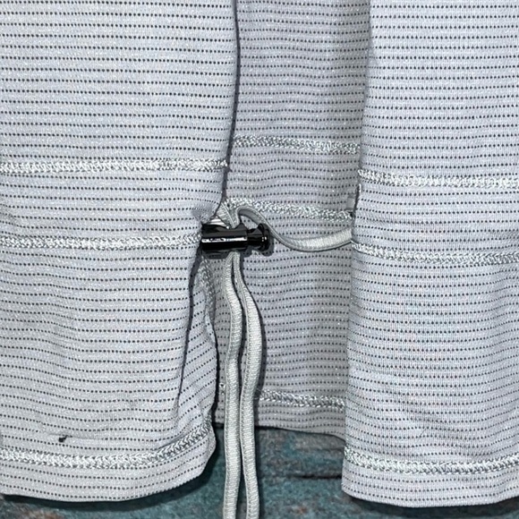 Lululemon Hustle & Bustle Tank Top 6 Grey Striped Drawcord Waist Cinch Athletic - Picture 10 of 15